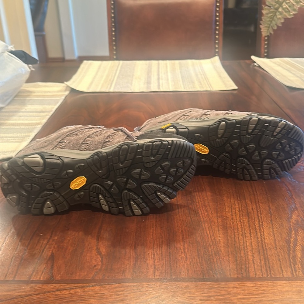 Merrill Hiking Shoes - Picture 2 of 4